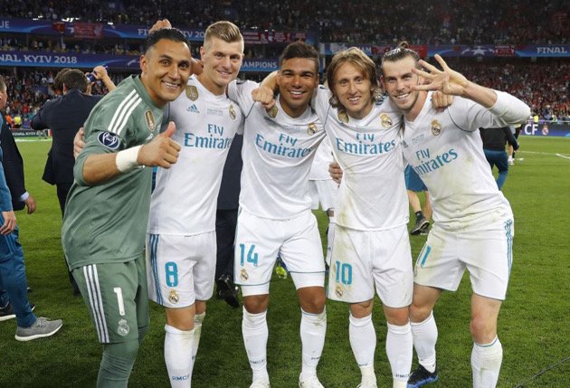 Huyền thoại Real Madrid có thể gia nhập Barca