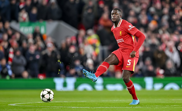 Konate khiến các fan Liverpool lo lắng