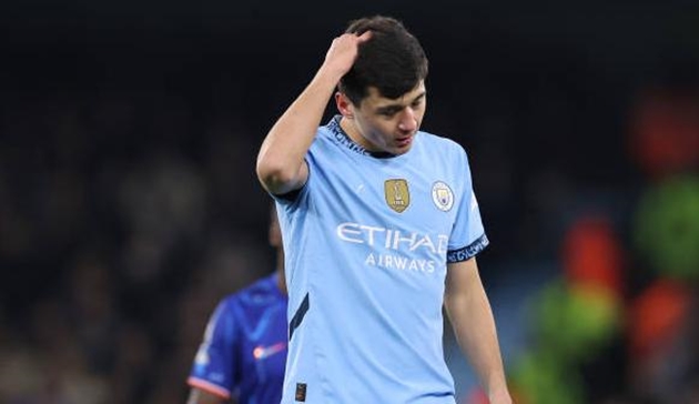 Đằng sau màn ra mắt đáng quên của Khusanov trong màu áo Man City