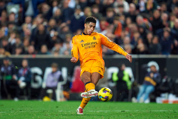 5 điểm nhấn Valencia 1-2 Real Madrid: Lần đầu Bellingham đá hỏng pen; Hình ảnh xấu xí của Vinicius