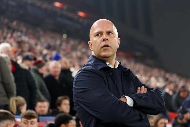 Arne Slot bất bình với trọng tài sau trận thua Tottenham