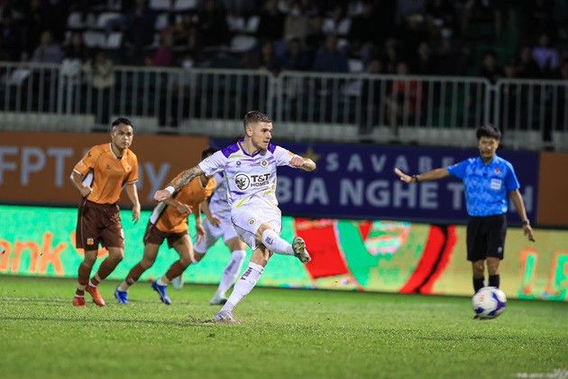 Hà Nội FC hủy diệt HAGL ngay tại phố Núi