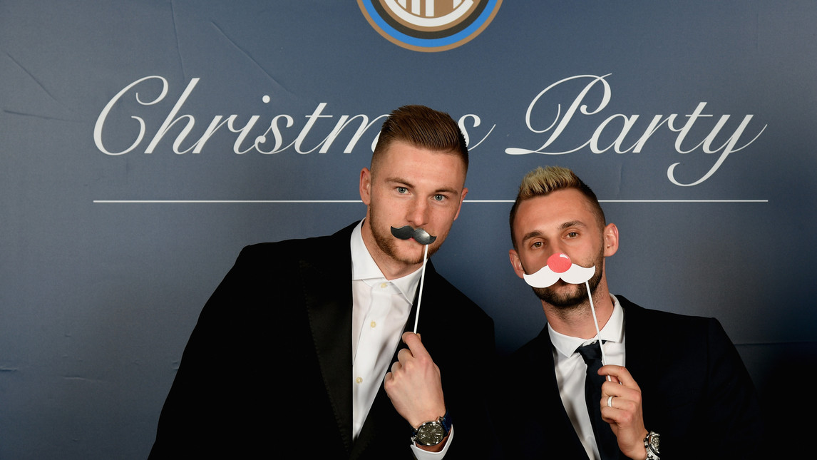 Sao Inter cười thả ga trong tiệc mừng giáng sinh - Bóng Đá