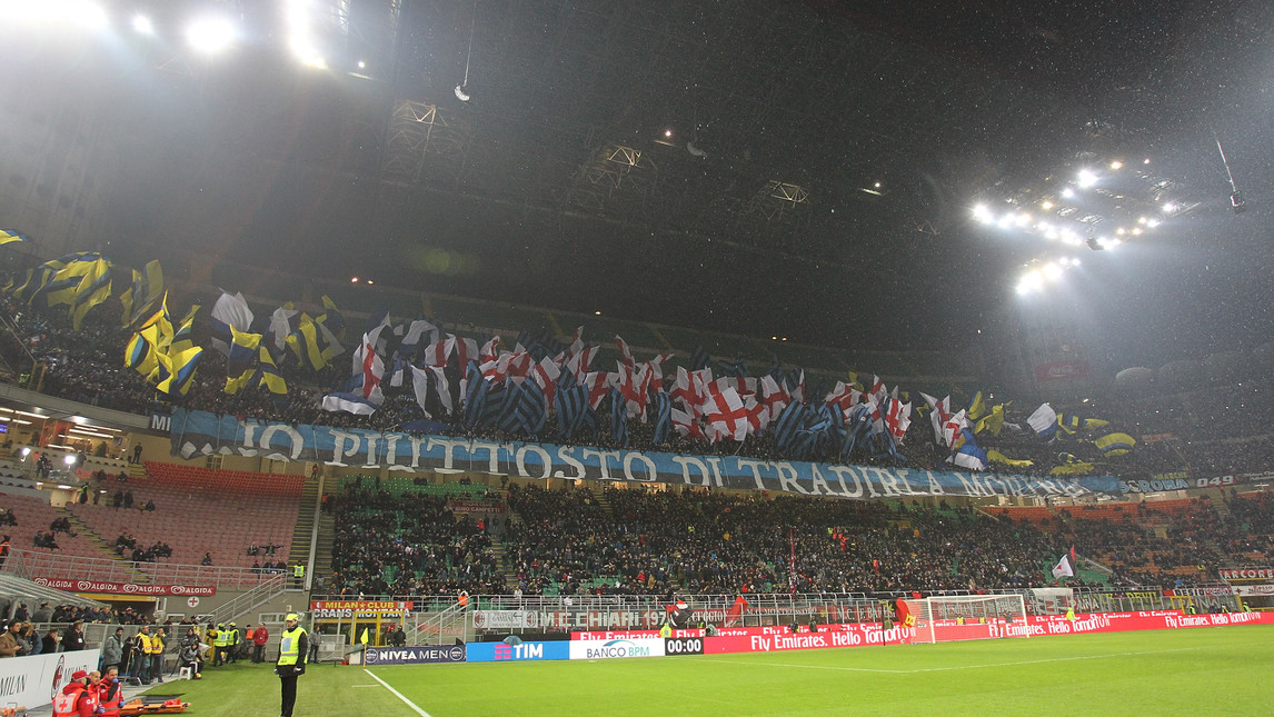 Thi đấu chệch choạc, AC Milan vẫn chiếm trọn trái tim người hâm mộ - Bóng Đá