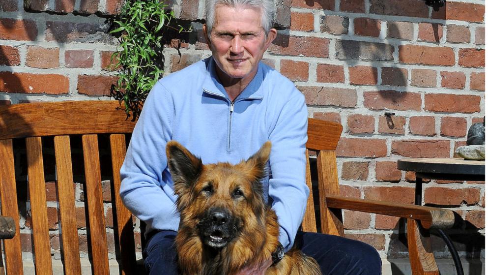 HLV Heynckes cho cún cưng thi chạy với sao Bayern