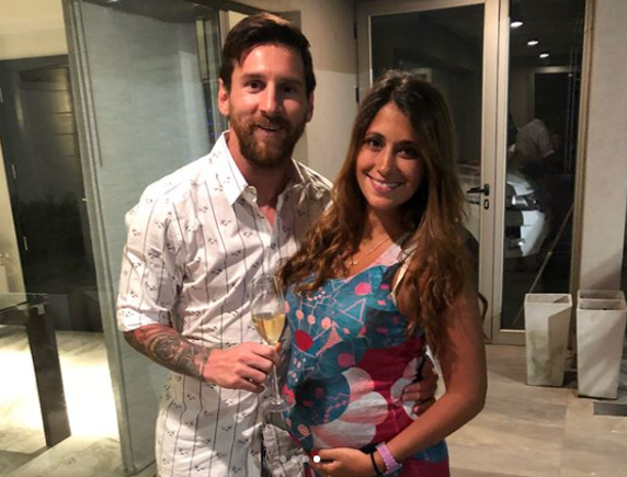 Messi khoe đại gia đình hạnh phúc đón năm mới - Bóng Đá