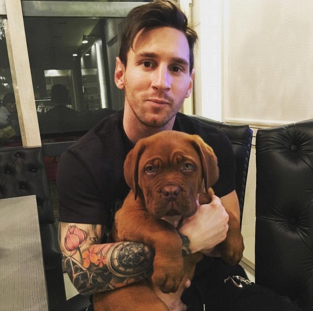 Hoảng hốt với ảnh Messi khoe chó cưng ngoại cỡ - Bóng Đá