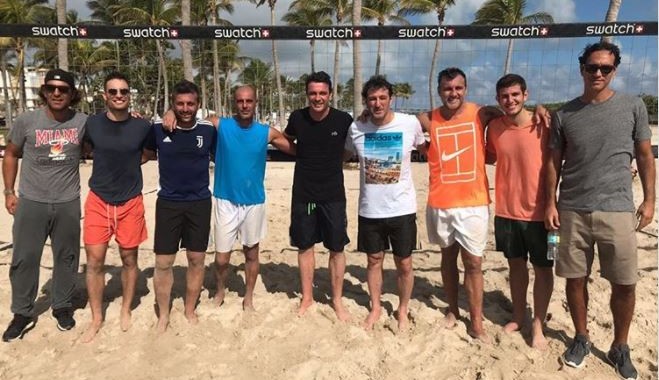Hội cựu sao AC Milan độ tài năng trên bãi biển - Bóng Đá