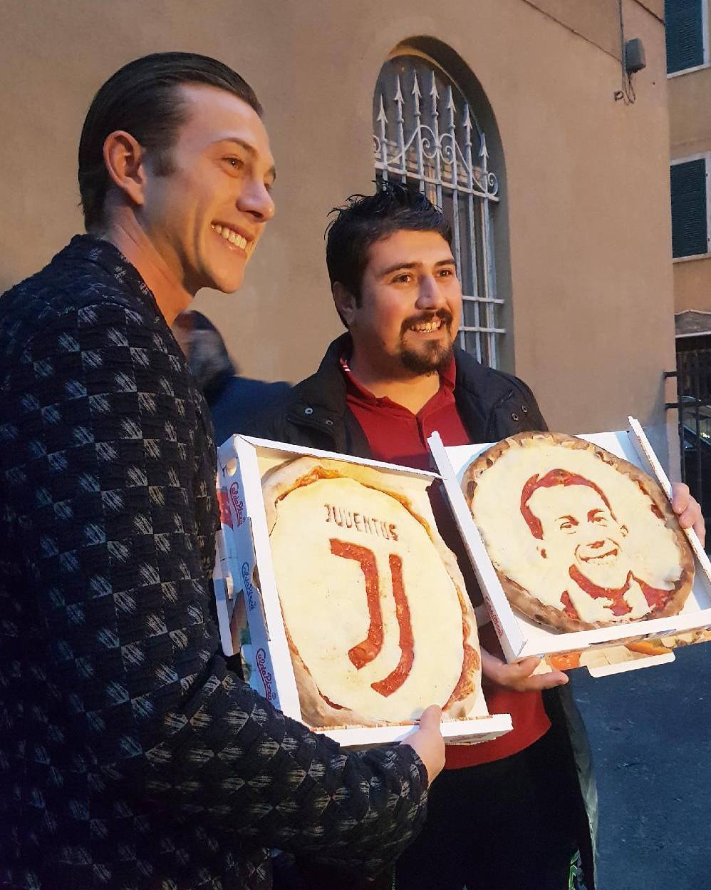 Sao Juventus đổ xô làm 'Gương mặt thương hiệu' cho pizza - Bóng Đá