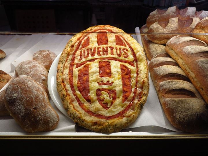 Sao Juventus đổ xô làm 'Gương mặt thương hiệu' cho pizza - Bóng Đá
