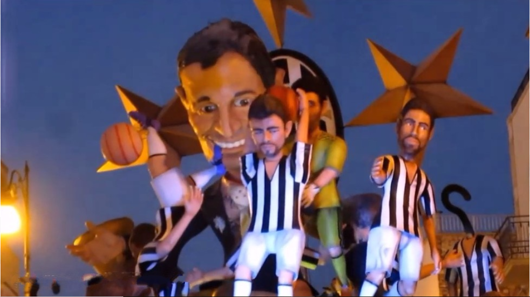 Fan Juventus 'đi bão' vinh danh thần tượng - Bóng Đá