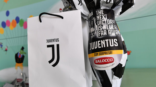 Dàn sao Juventus đón lễ Phục Sinh ấm áp bên bệnh nhi - Bóng Đá