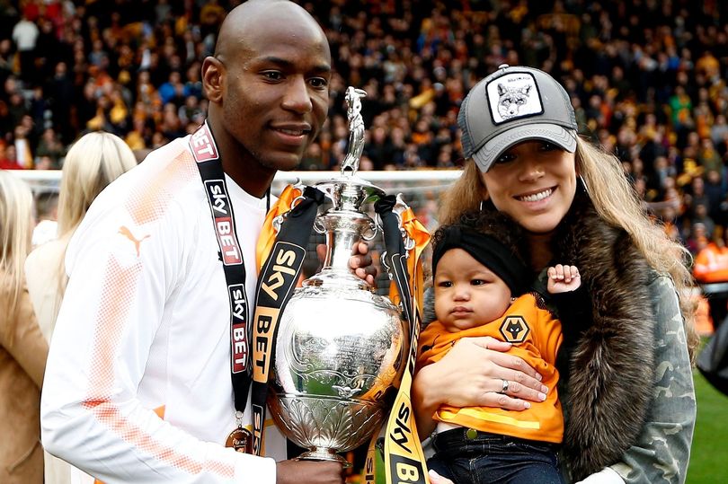 Sao vừa thăng hạng Premier League lao đao vì gạ tình nữ sinh 16 tuổi