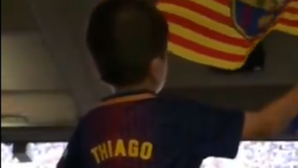 Fan nức lòng với cậu nhóc nhà Messi cổ vũ bố siêu sung - Bóng Đá