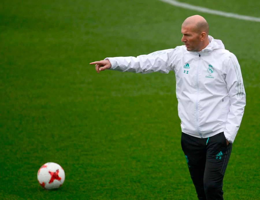 Quyết lấy cúp Champions League, Zidane xỏ giày đá bóng - Bóng Đá
