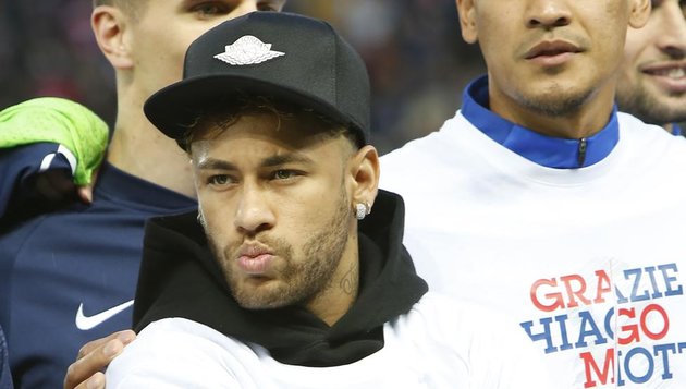 Neymar sẽ đến Real vì... 'mẹ đặt đâu con ngồi đó'? - Bóng Đá