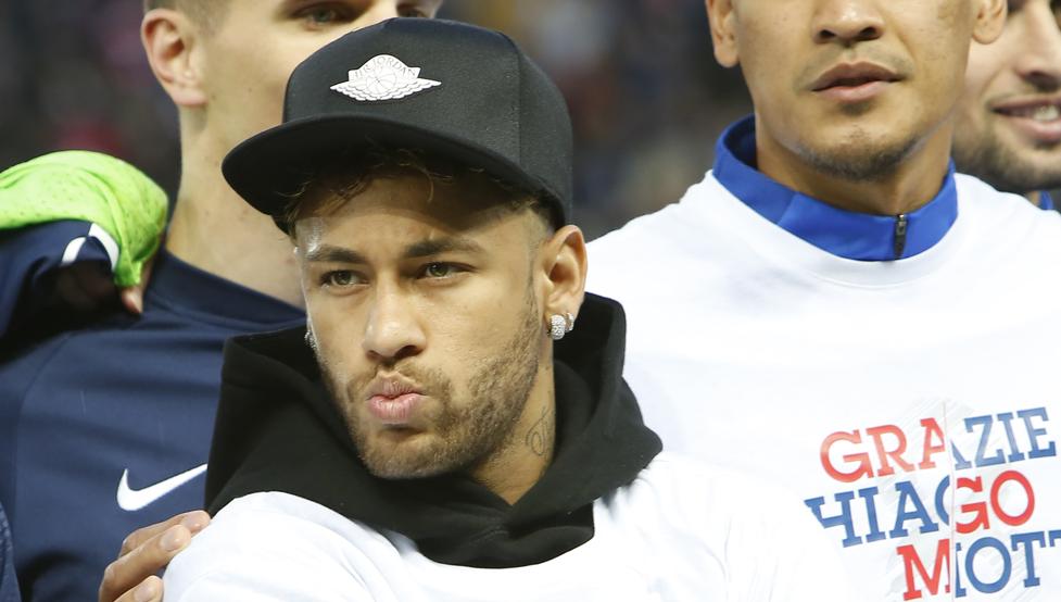 Ảnh bài viết Neymar sẽ đến Real vì... 'mẹ đặt đâu con ngồi đó'?