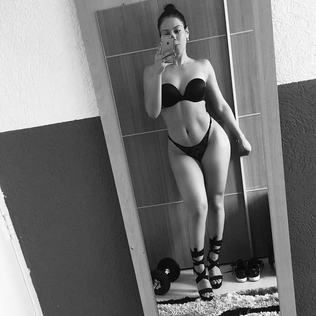 Selena Inista - Mỹ nữ khoe vòng ba cuồng nhiệt Colombia - Bóng Đá