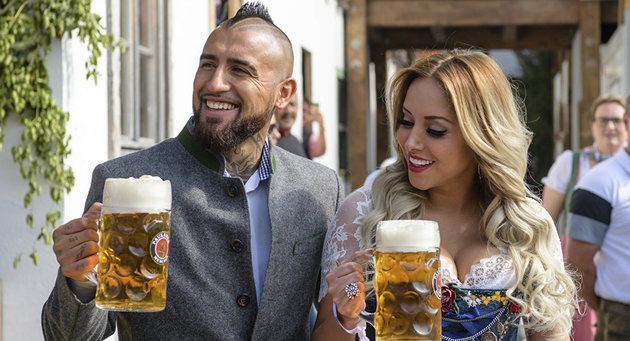 Ảnh bài viết Arturo Vidal và quá khứ giật bồ tại... chuồng ngựa