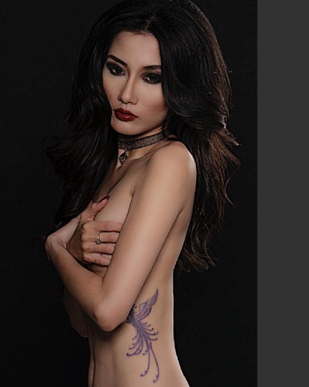 Bỏng mắt với người mẫu ngực trần cháy hết mình vì U23 Việt Nam - Bóng Đá