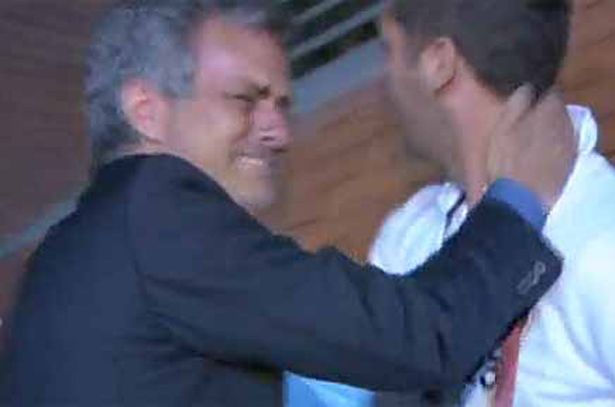 Jose Mourinho: Nếu khóc trong mưa sẽ bớt đau hơn… - Bóng Đá