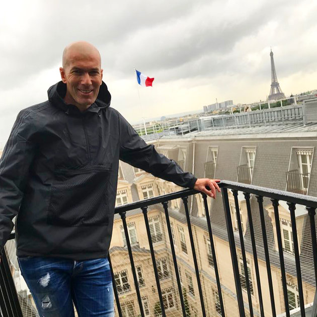 Tạm xa bóng đá, Zidane tận hưởng cuộc sống ra sao? - Bóng Đá