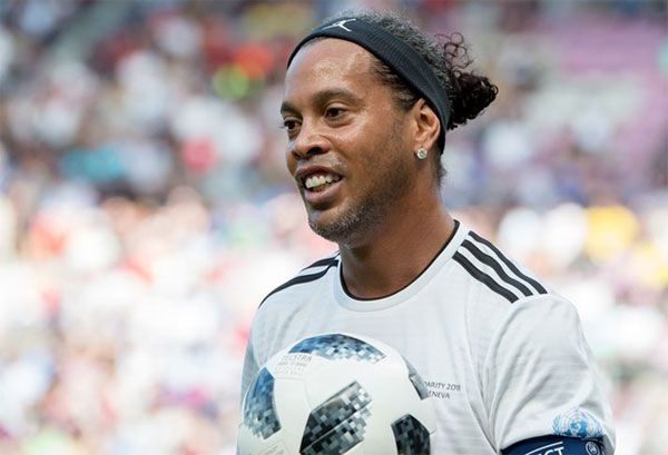Tài khoản cạn tiền, Ronaldinho bị tịch thu tài sản - Bóng Đá