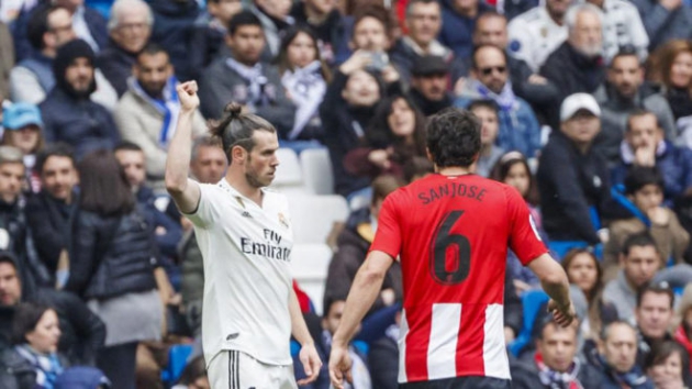 Bị CĐV Real la ó, Gareth Bale hành động bất ngờ - Bóng Đá