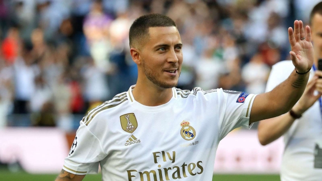 Hazard was 'made to play at Real Madrid' - Fabregas - Bóng Đá