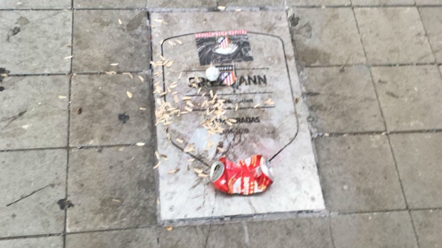 Atletico Madrid fans vandalise Griezmann plaque outside Wanda Metropolitano - Bóng Đá