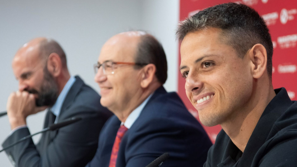 Chicharito: Moving to Sevilla is like joining Manchester United or Real Madrid - Bóng Đá