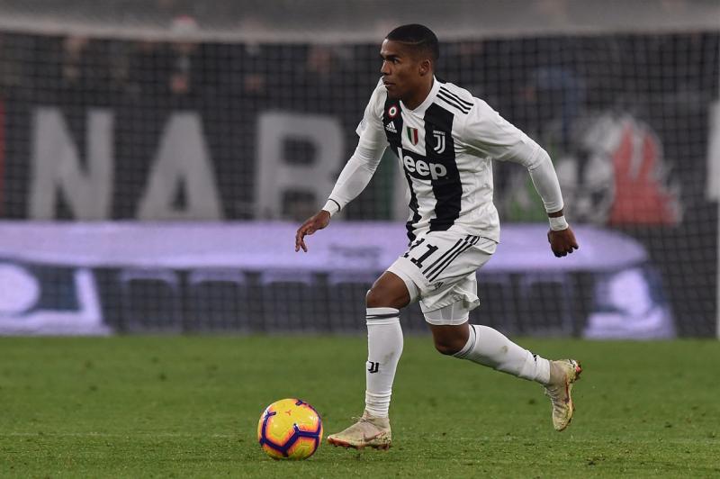 Juventus: Fans react negatively to injury to Douglas Costa - Bóng Đá