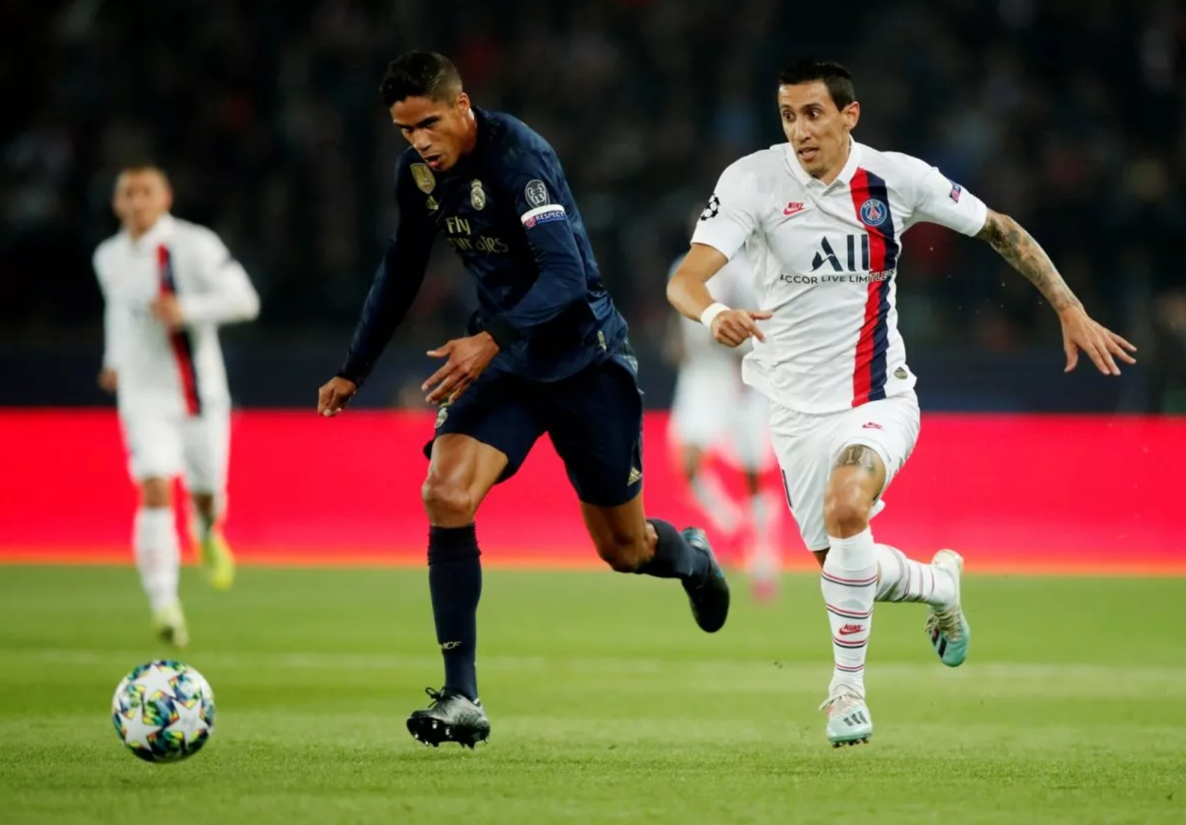 Real Madrid: Many fans have slated Raphael Varane after loss against Paris Saint-Germain - Bóng Đá