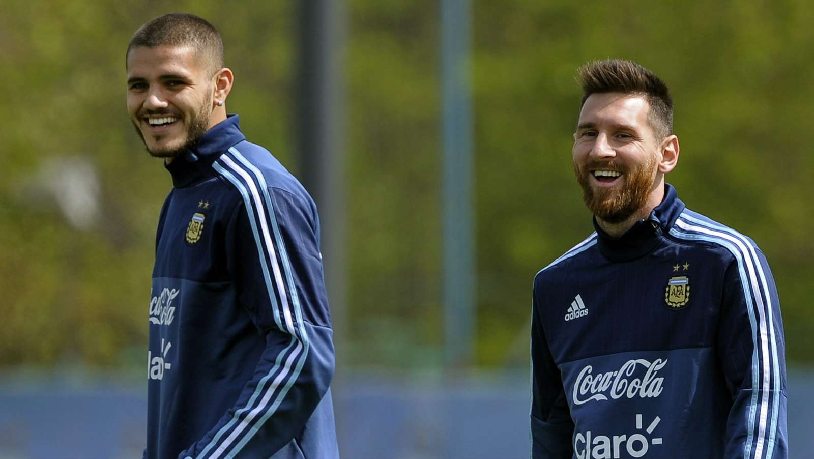 'He is the best player in the world' - Icardi rubbishes claims of rift with Messi - Bóng Đá