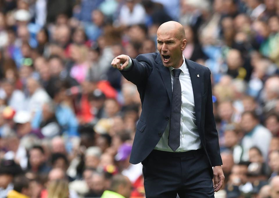 Đáng sợ! Zidane phạt cầu thủ Real, thừa cân cũng  - Bóng Đá