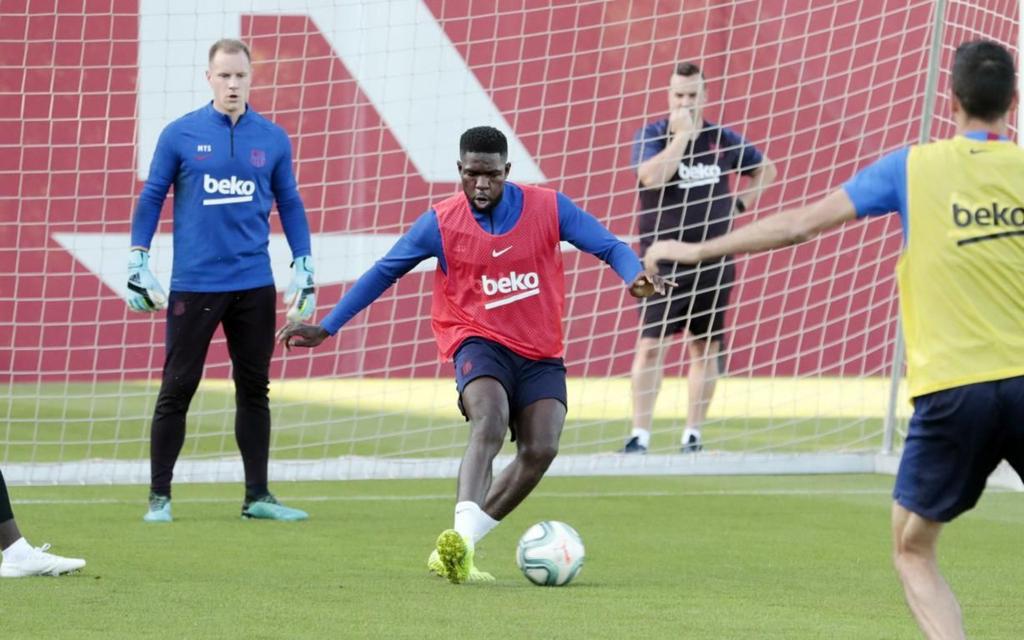 Barcelona: Fans are delighted to see Samuel Umtiti back in the first-team squad - Bóng Đá