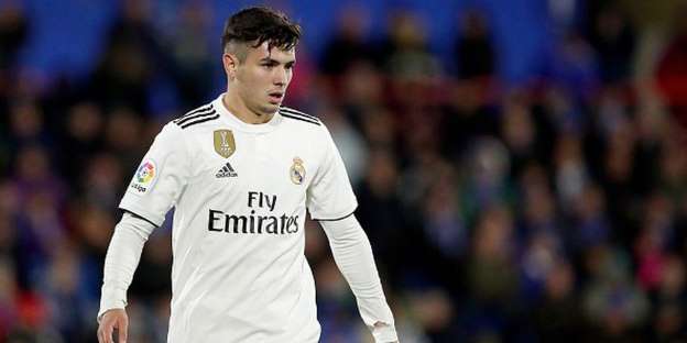 Real Madrid tell attacker he’s free to leave in January transfer window - Bóng Đá