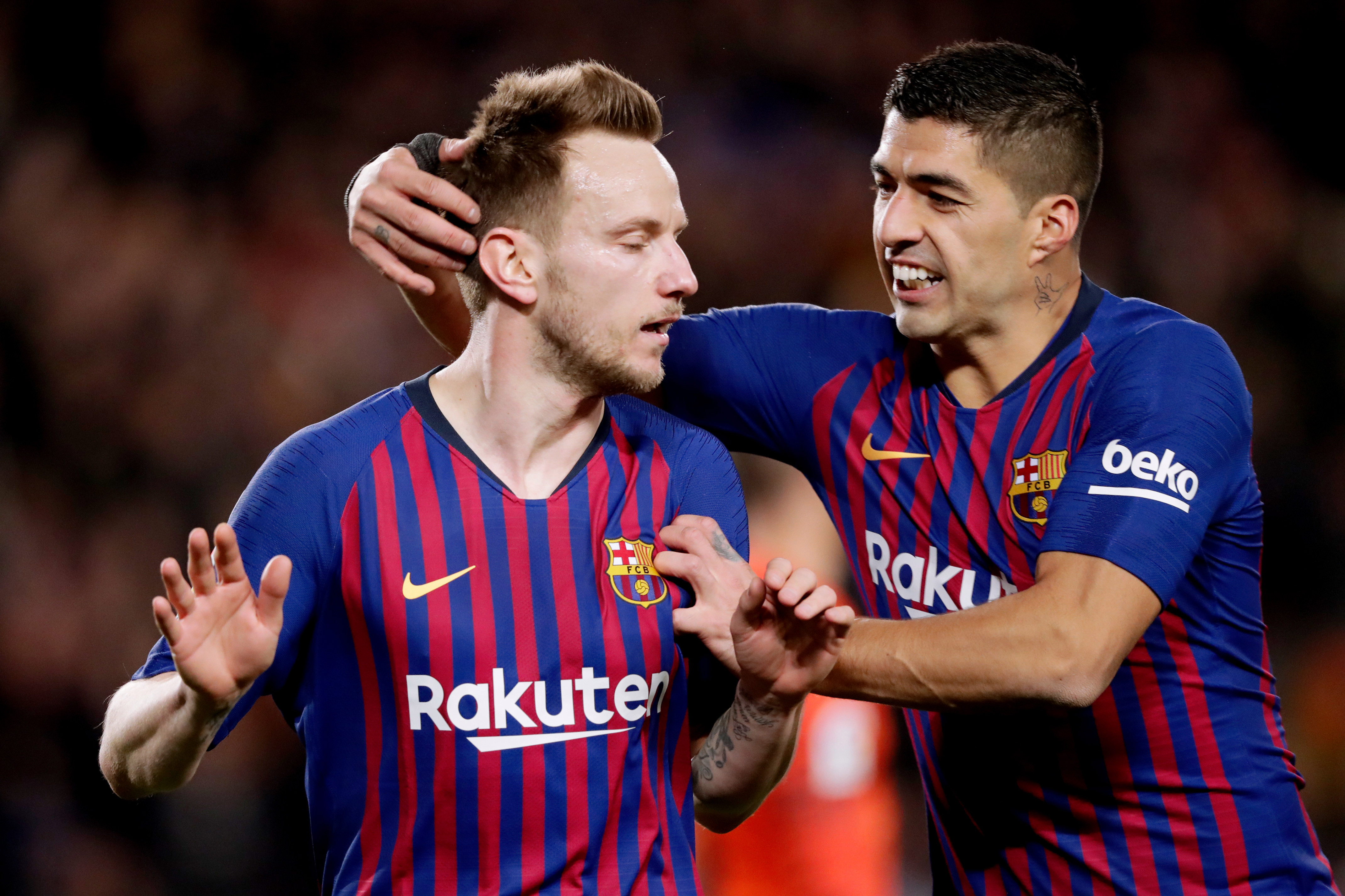 Barcelona star duo Luis Suarez and Ivan Rakitic are becoming club villains - Bóng Đá