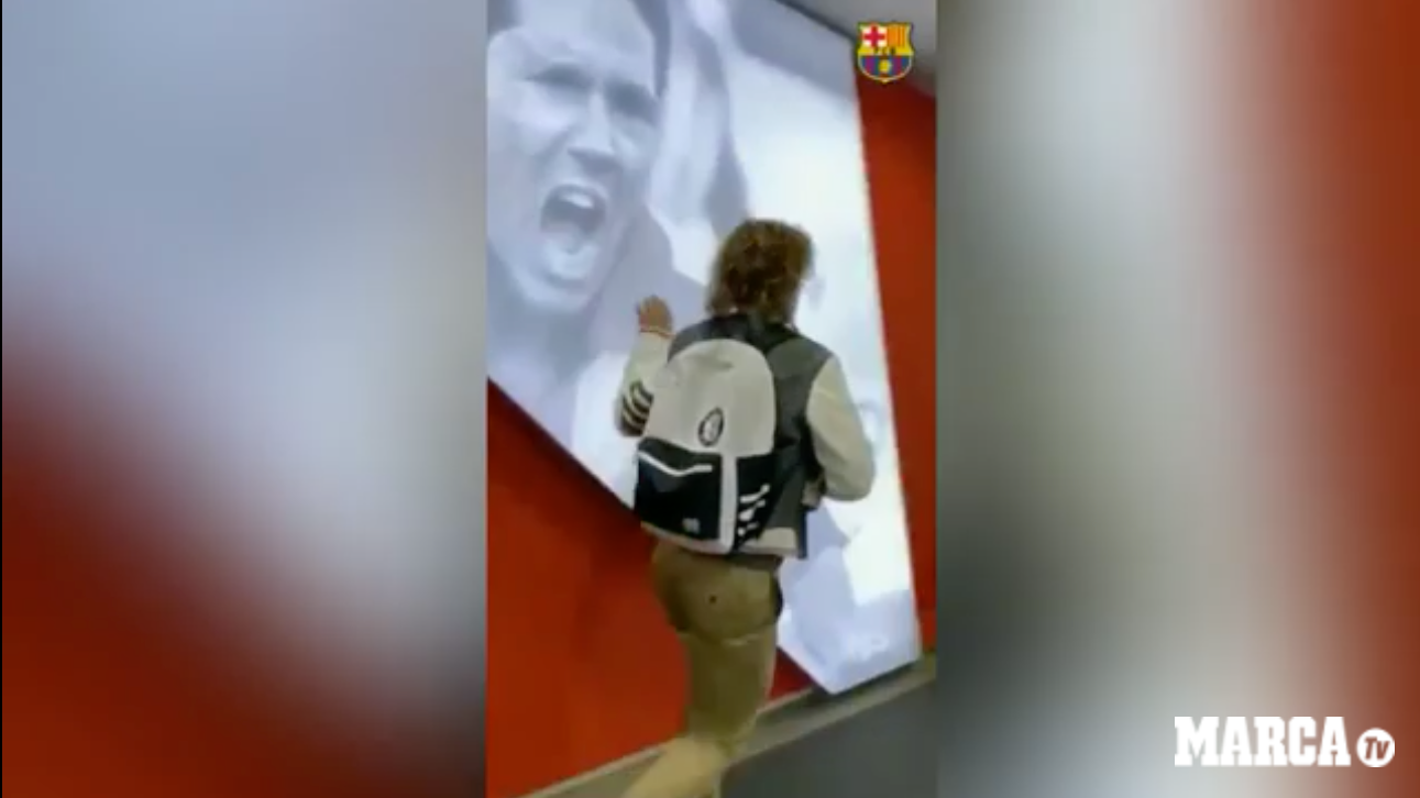 Griezmann's strange gesture upon arrival at the Wanda Metropolitano - Bóng Đá