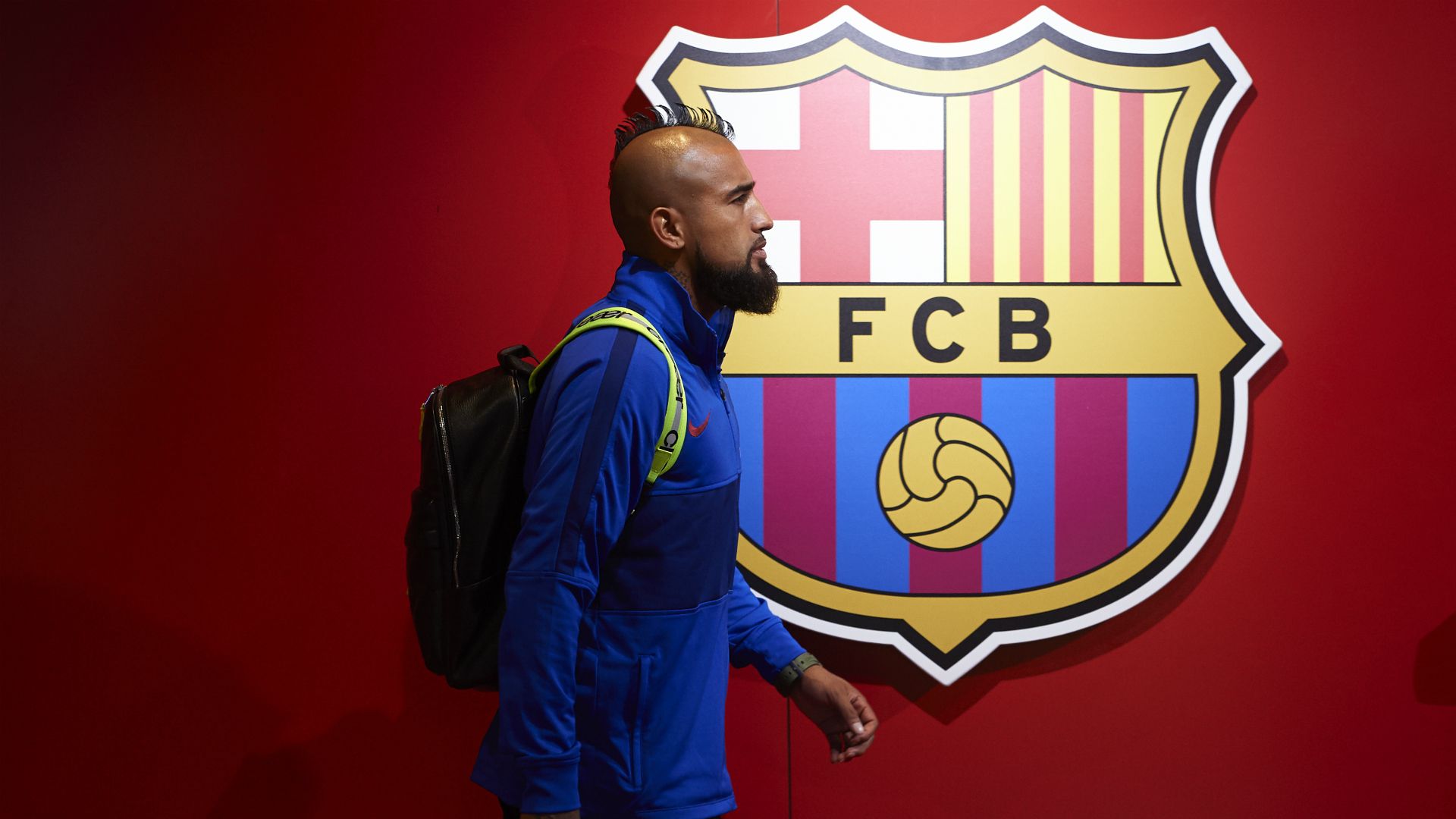 Barcelona boss Valverde is not thinking about a transfer for Vidal with Inter Milan and Manchester United eyeing up move for Chilean hard man - Bóng Đá