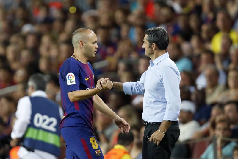   Barcelona  Iniesta: Barcelona's behaviour has been a little ugly, you must respect your coach - Bóng Đá