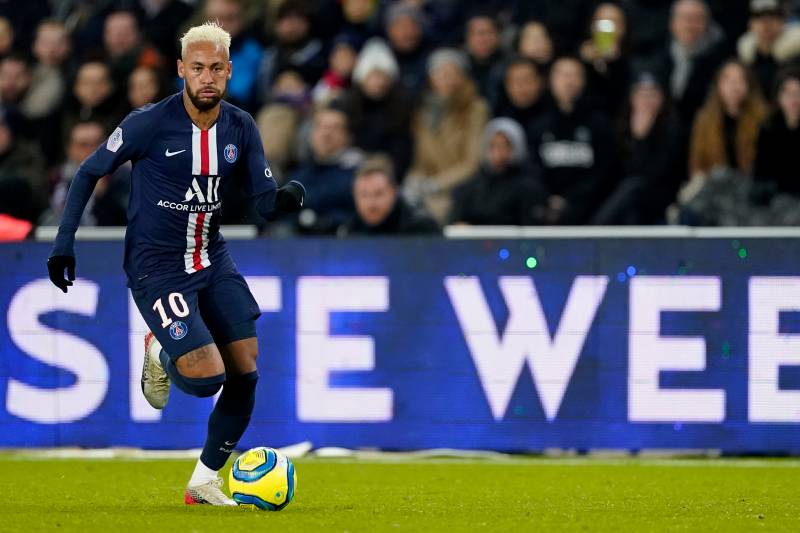 Barcelona retain interest in Paris Saint-Germain striker Neymar despite missing out on him in the summer. - Bóng Đá