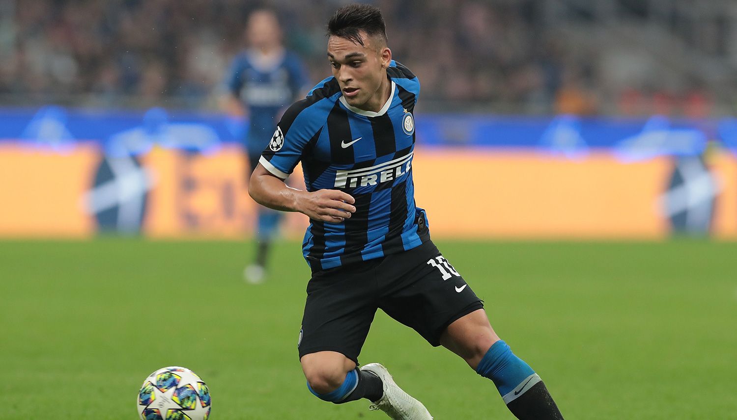 Inter Milan striker Lautaro Martinez happy to be linked with Man Utd and Man City but in no rush to leave Italy - Bóng Đá