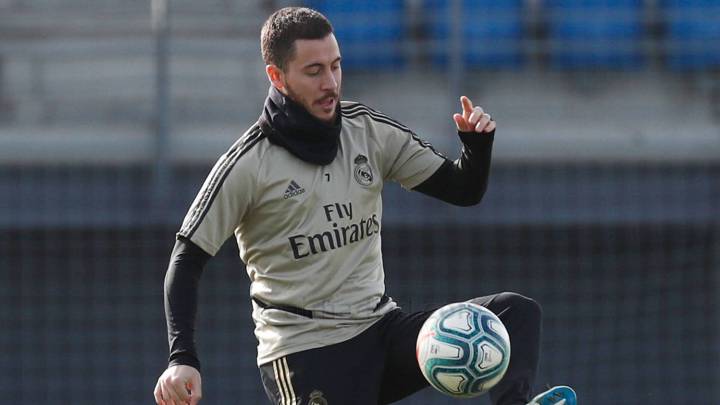 Hazard trains with the group again, but Zidane won't risk him against Atletico - Bóng Đá