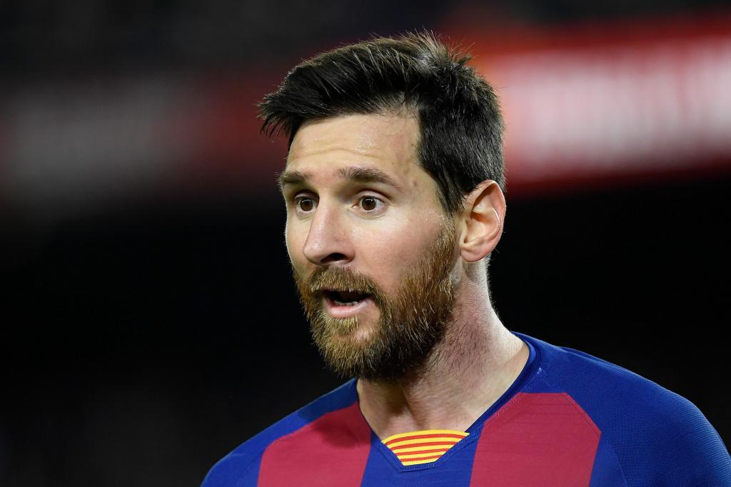 More and more reasons for Messi to slam the door behind him - Bóng Đá