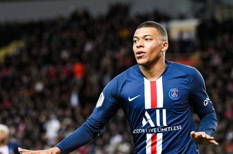 Mbappé will sign an extension with PSG after this season that will increase his wages closer to what Neymar earns.  - Bóng Đá