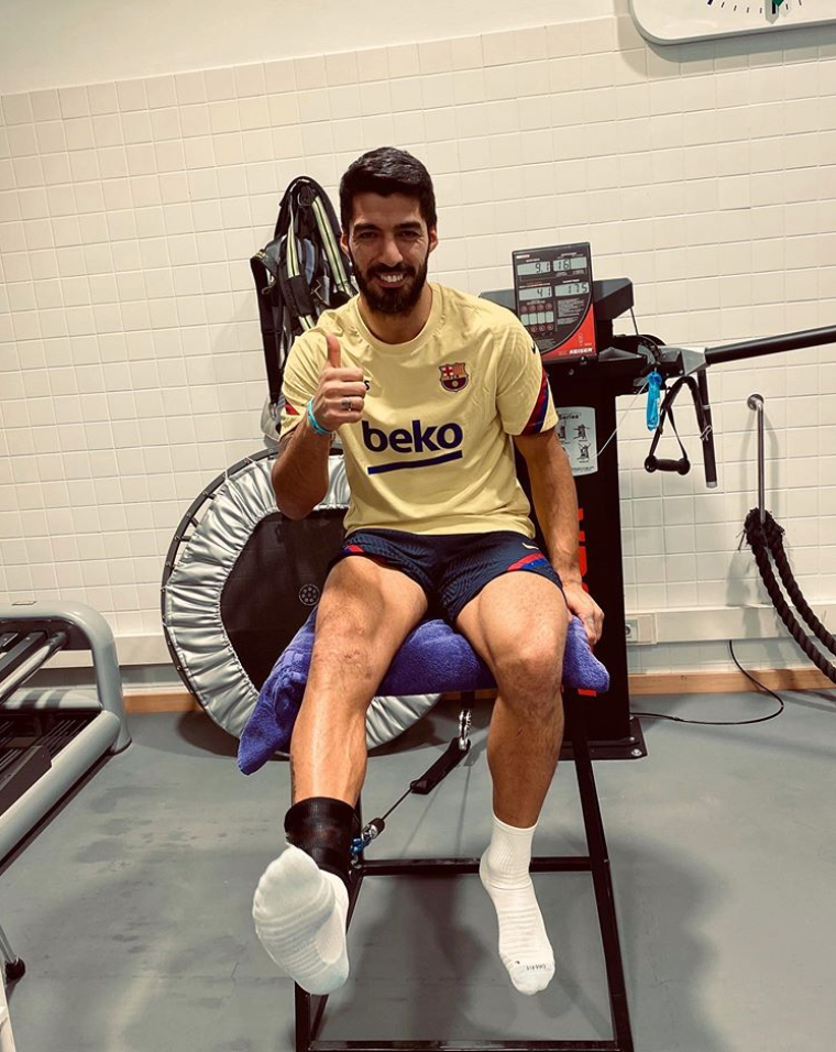 Luis Suarez ahead of schedule in recovery from knee injury - Bóng Đá