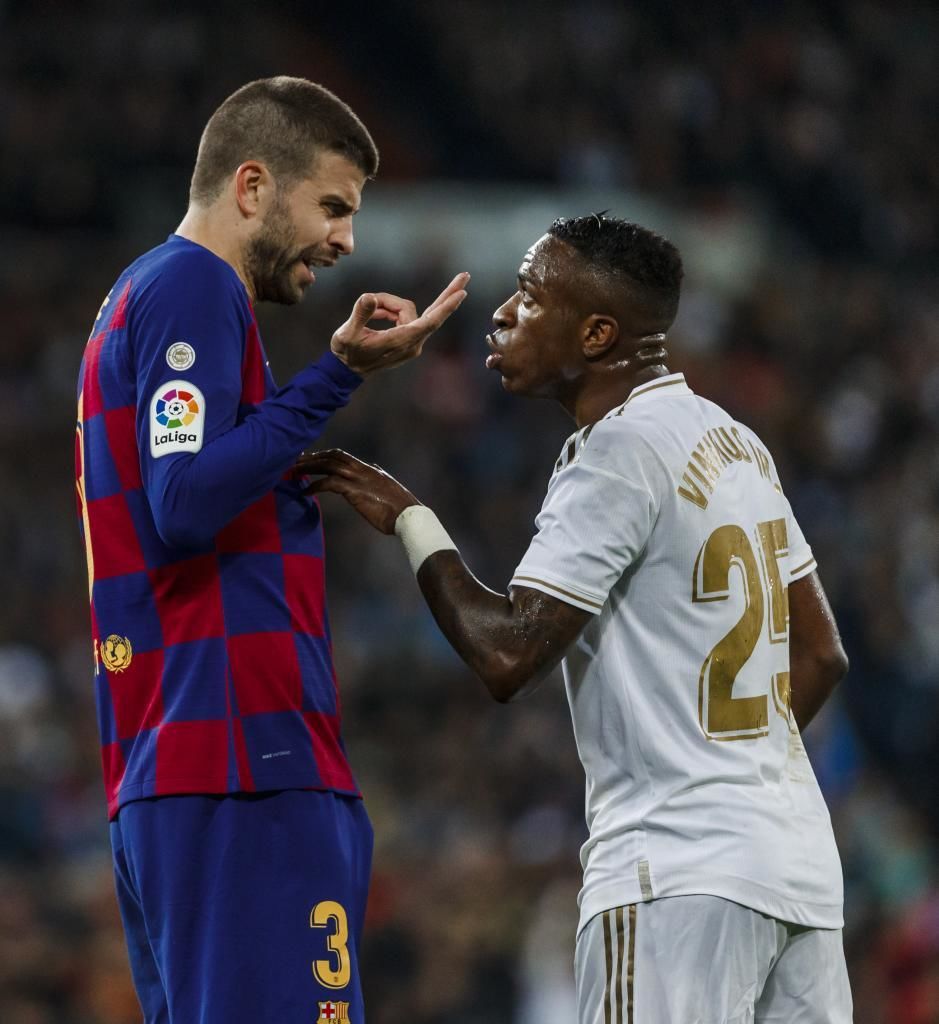 The images you may have missed from El Clasico - Bóng Đá