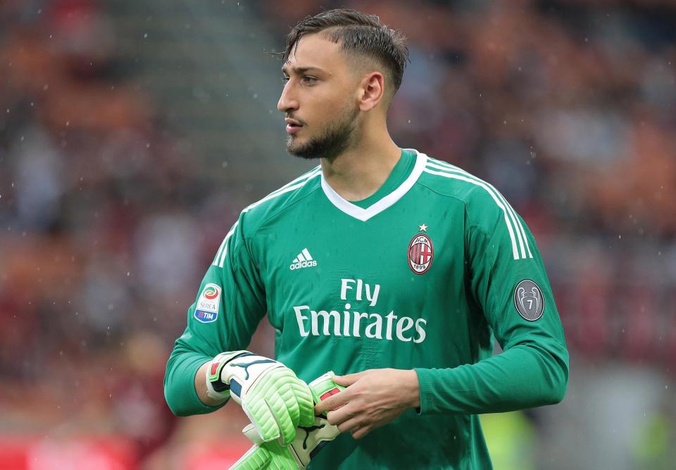 Real Madrid are considering a move for AC Milan goalkeeper Gianluigi Donnarumma this summer, a report claims, as well as other solutions. - Bóng Đá