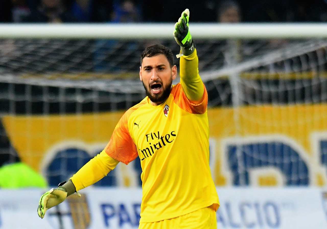 Real Madrid are considering a move for AC Milan goalkeeper Gianluigi Donnarumma this summer, a report claims, as well as other solutions. - Bóng Đá
